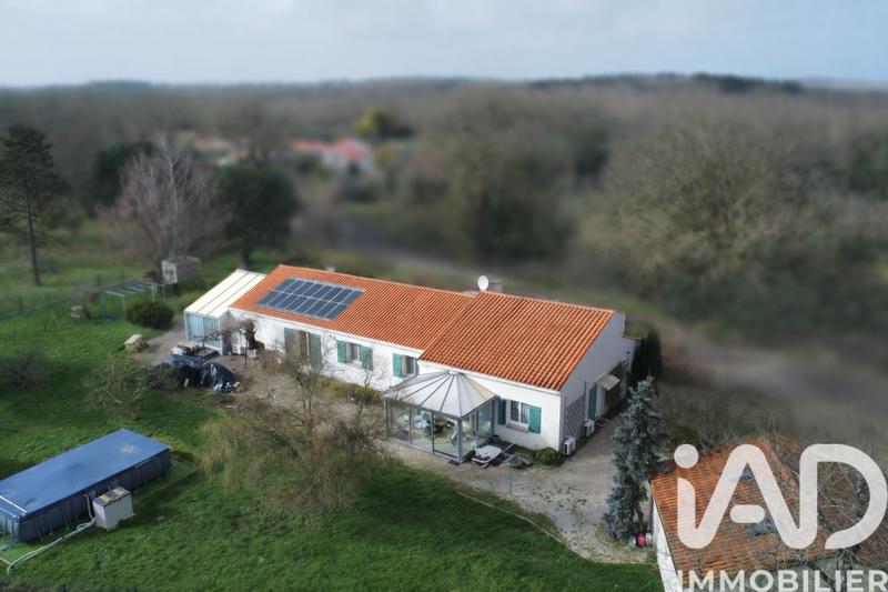 Maison - 207 m² - 9 pièces