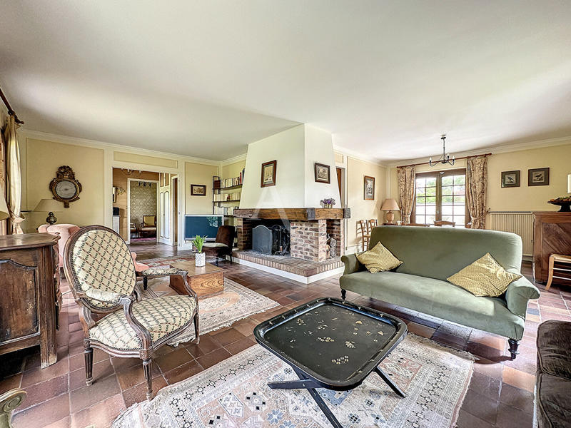 Maison - 212 m² - 8 pièces