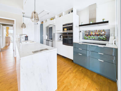 Appartement - 126 m² - 6 pièces