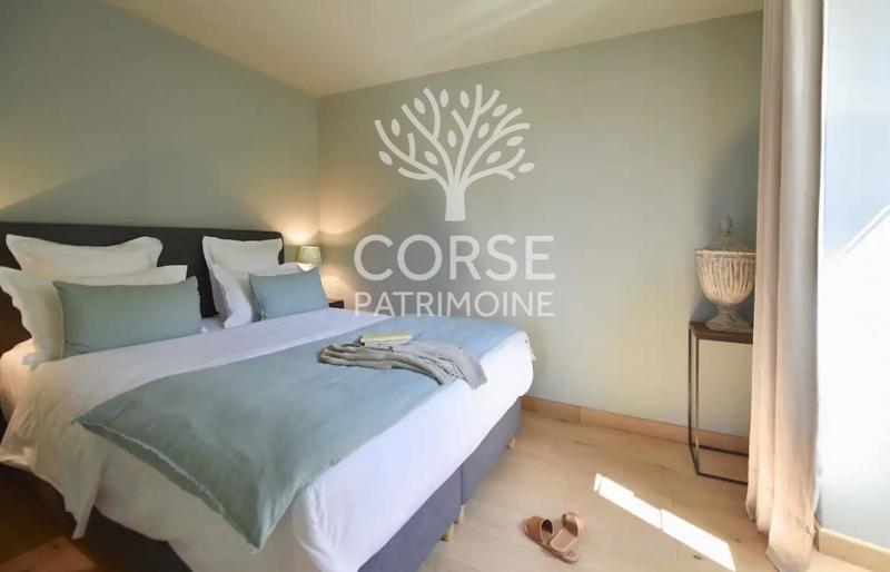 Maison de village - 302 m² - 12 pièces