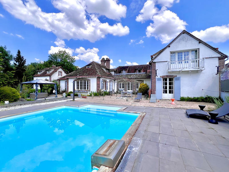 Maison - 483 m² - 16 pièces