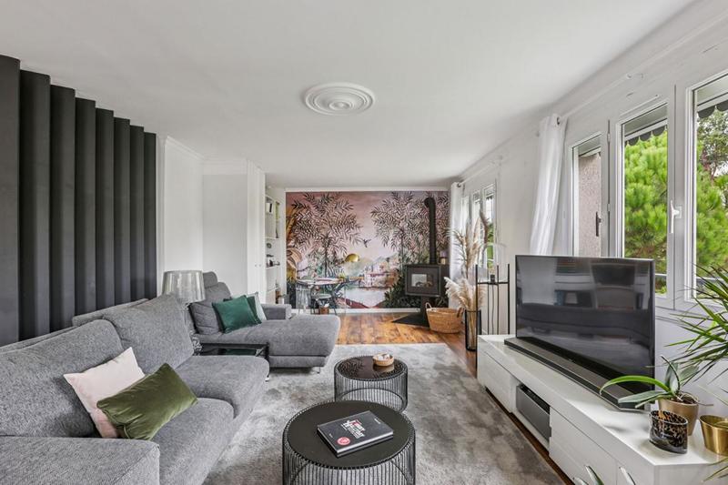 Villa - 221 m² - 6 pièces