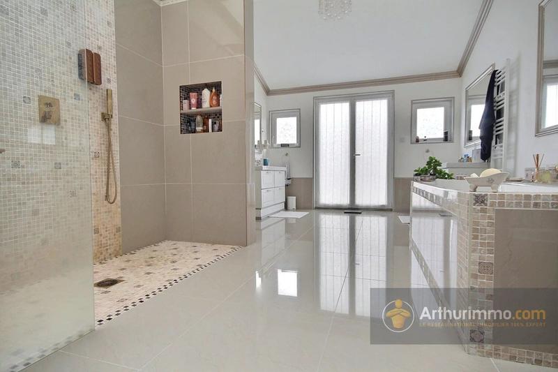 Maison - 257 m² - 6 pièces