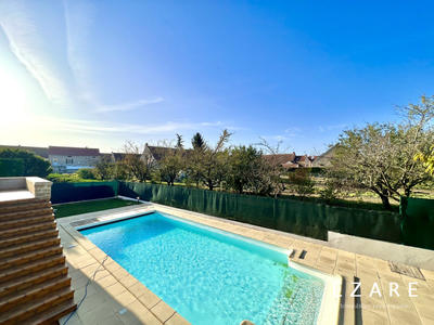 Maison - 180 m² - 7 pièces