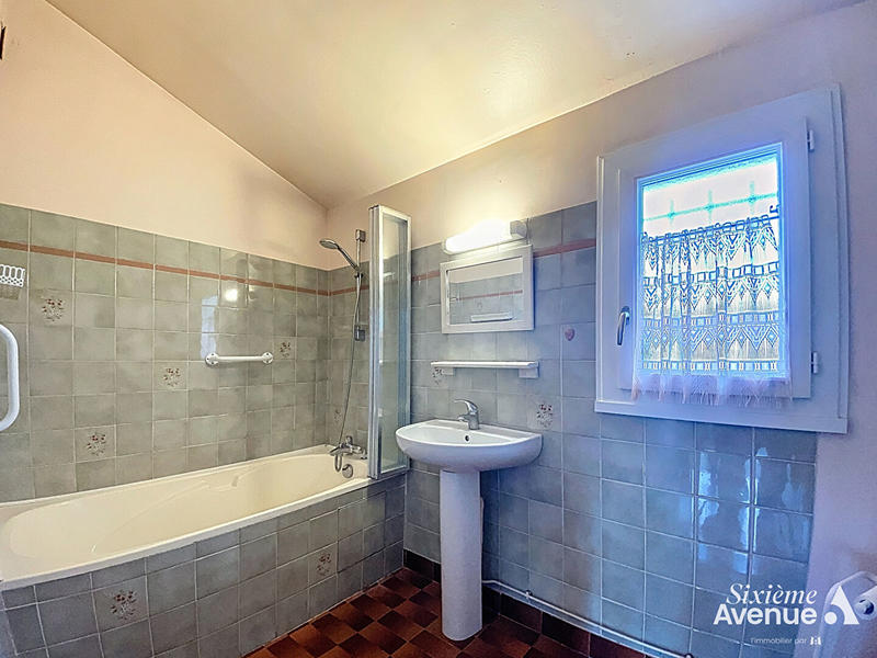 Maison - 99 m² - 5 pièces