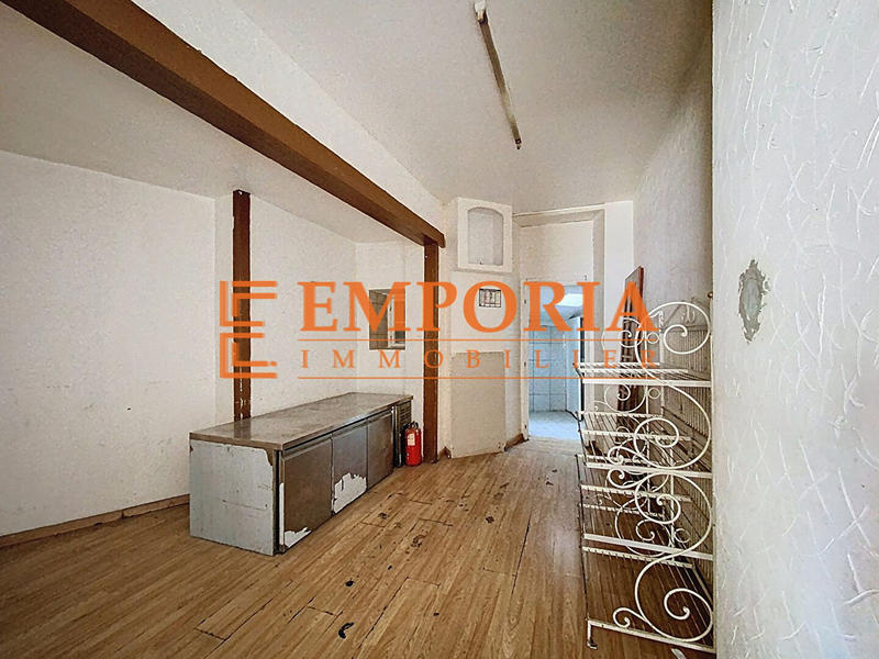 Local commercial - 121 m² - 4 pièces