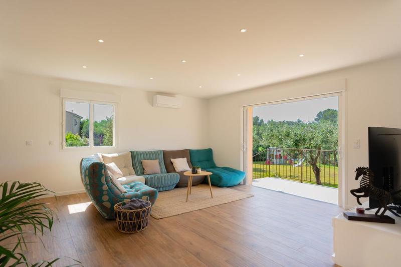 Propriété - 210 m² - 5 pièces