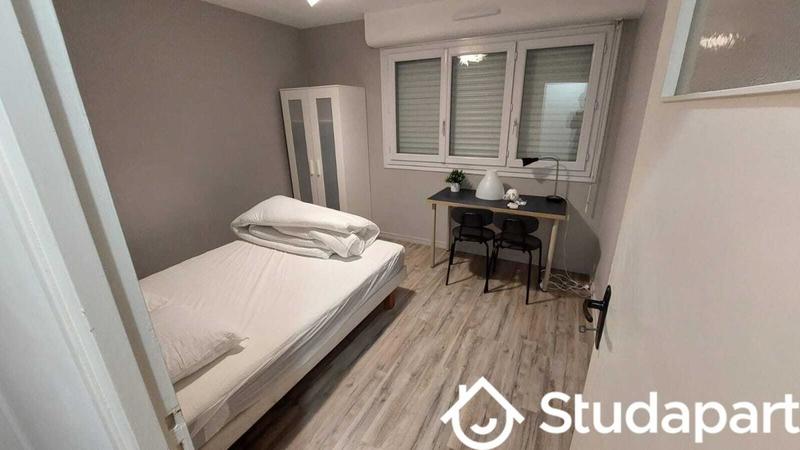 Chambre - 10 m² - 1 pièce