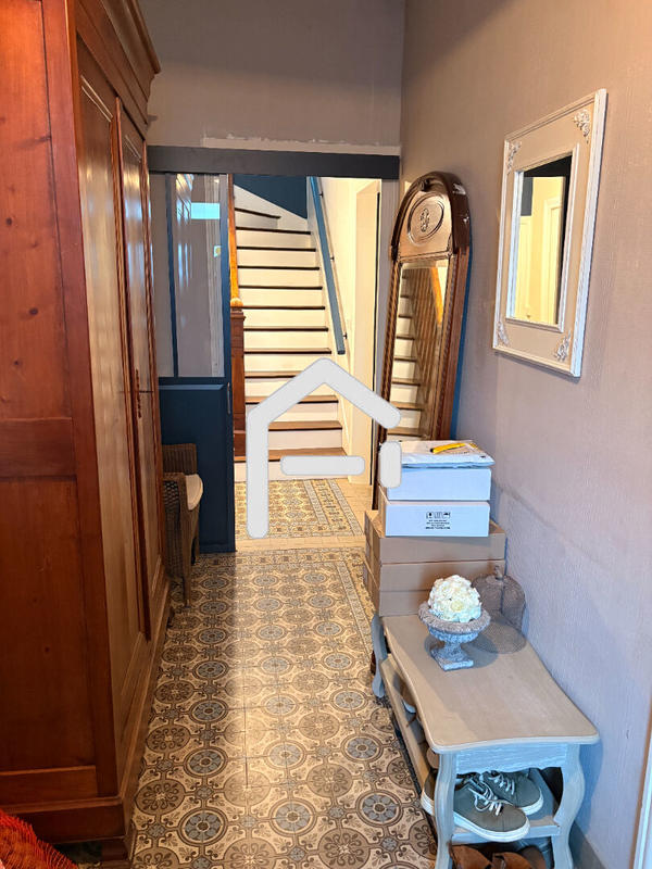 Maison - 180 m² - 6 pièces