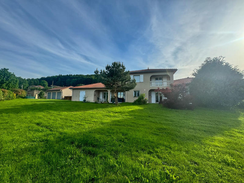 Maison - 275 m² - 7 pièces