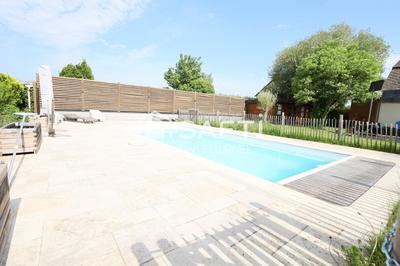 Maison - 247 m² - 9 pièces