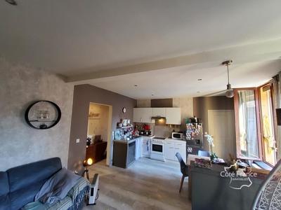 Immeuble - 90 m² - 5 pièces