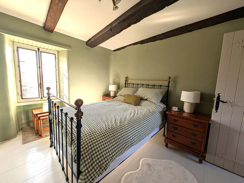 Maison - 246 m² - 9 pièces