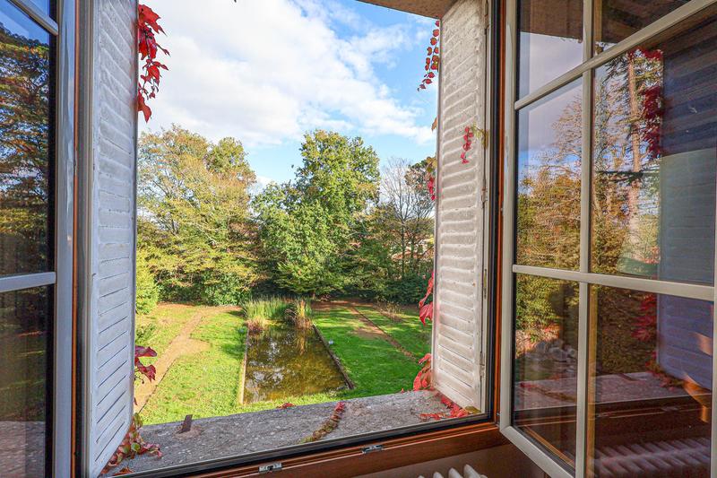 Maison - 360 m² - 12 pièces