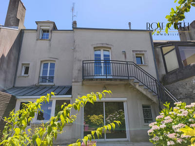 Maison ancienne - 204 m² - 8 pièces