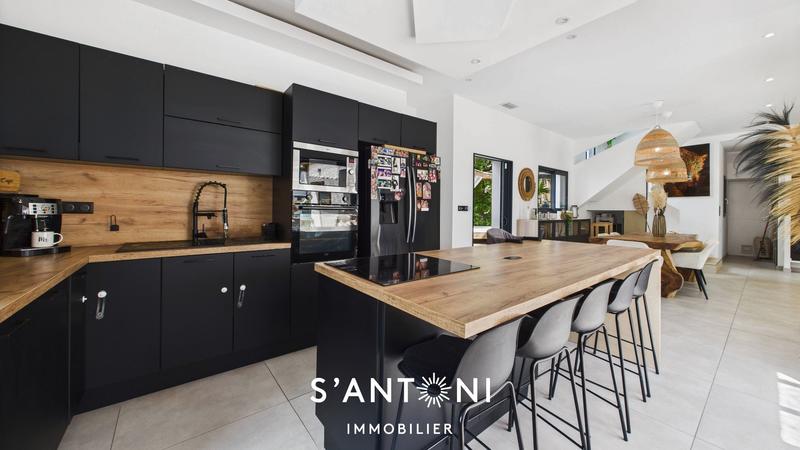 Maison - 125 m² - 4 pièces