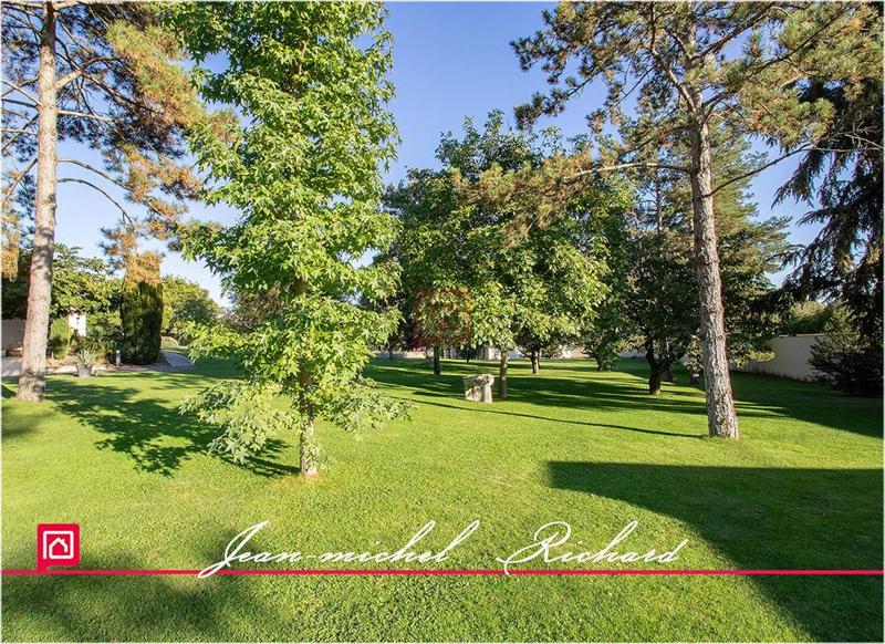 Maison - 510 m² - 13 pièces