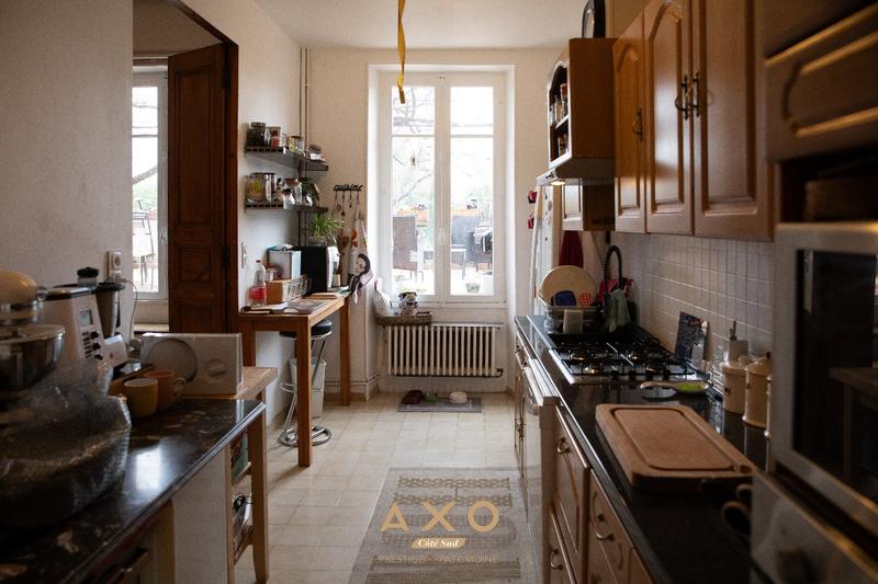 Demeure - 1 020 m² - 33 pièces