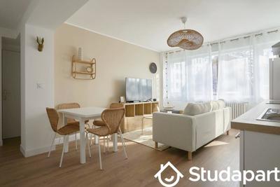 Chambre - 10 m² - 1 pièce