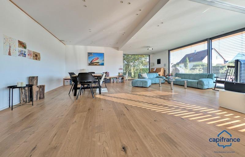 Maison - 220 m² - 9 pièces