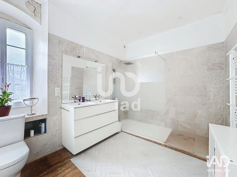 Local commercial - 225 m² - 5 pièces