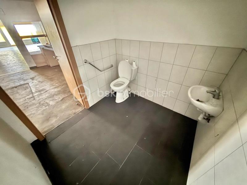 Local commercial - 144 m² - 3 pièces