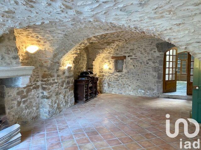 Maison de village - 433 m² - 26 pièces