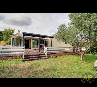 Maison - 182 m² - 7 pièces