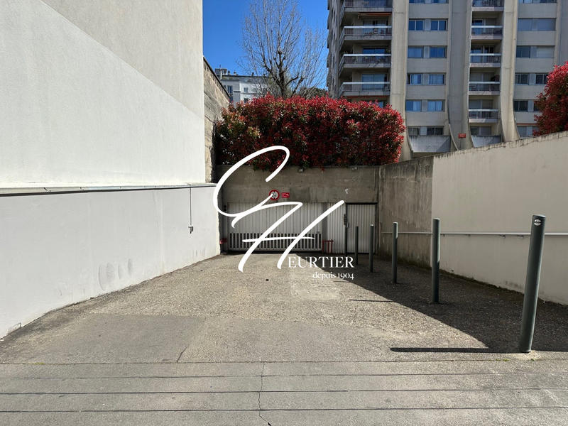 Parking / Garage - 12 m²