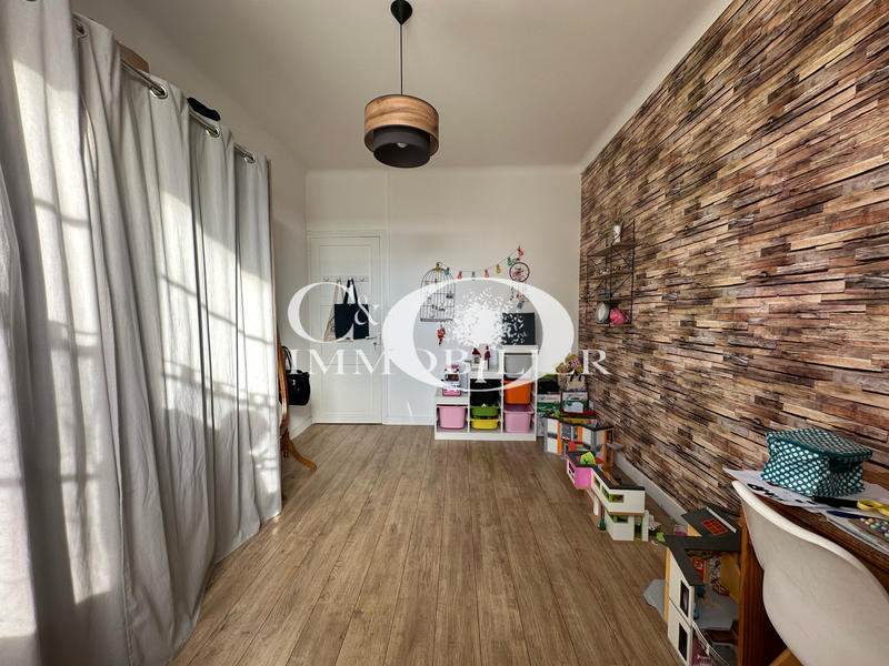 Maison - 236 m² - 10 pièces