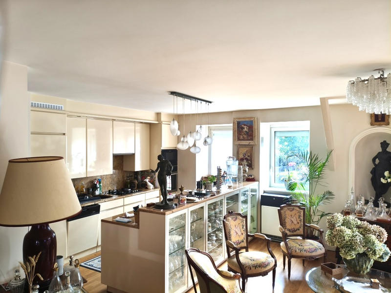 Appartement - 143 m² - 6 pièces