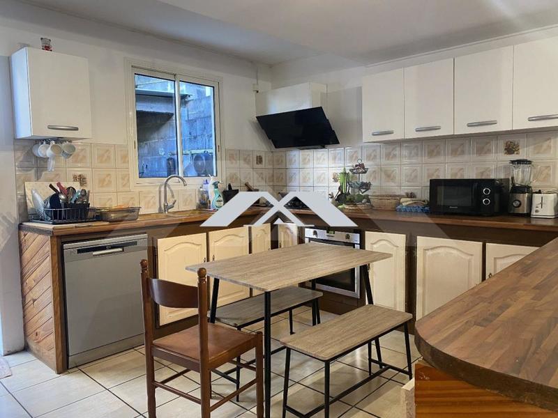 Maison - 140 m² - 5 pièces