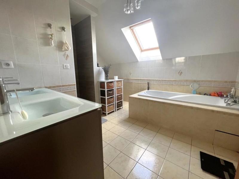Propriété - 175 m² - 8 pièces