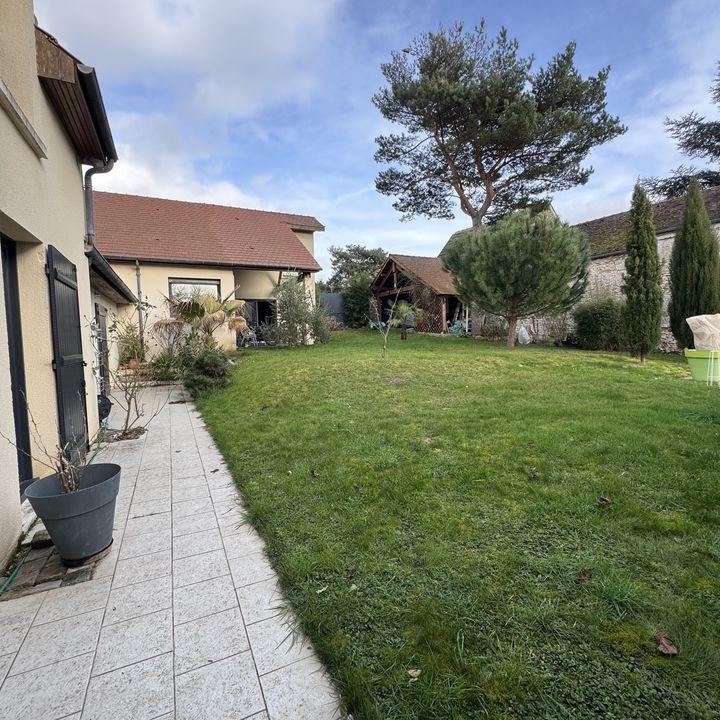 Villa - 270 m² - 8 pièces