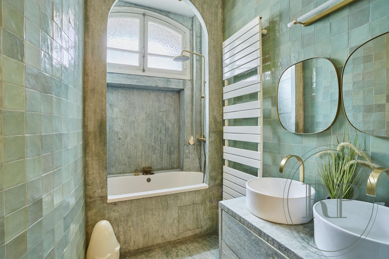 Appartement - 184 m² - 7 pièces