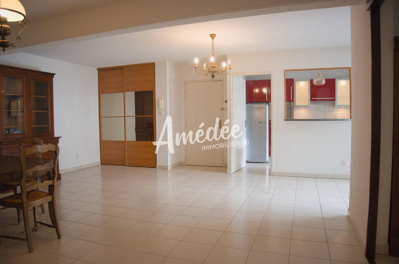 Appartement - 93 m² - 4 pièces