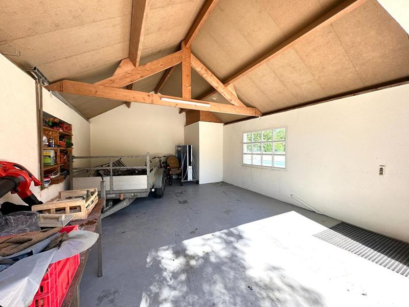 Maison - 230 m² - 9 pièces