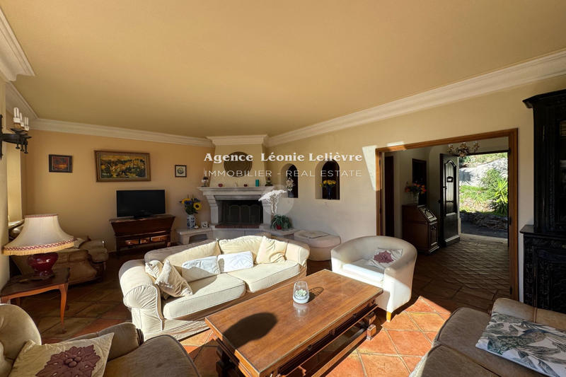 Villa - 340 m² - 10 pièces