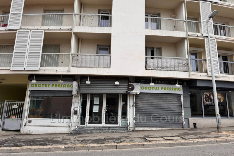 Local commercial - 82 m²