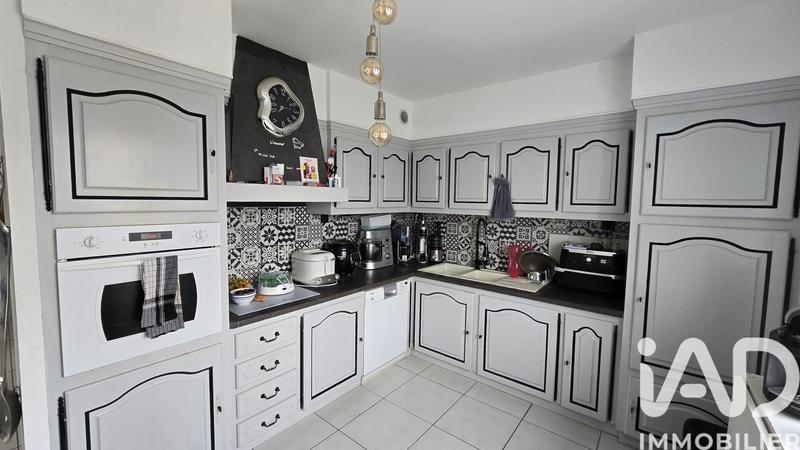 Maison - 223 m² - 13 pièces