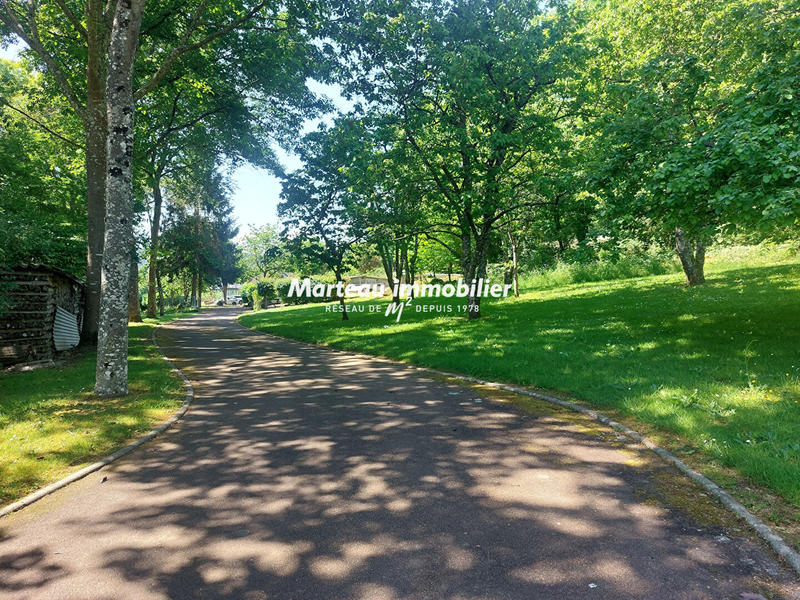 Maison - 202 m² - 7 pièces