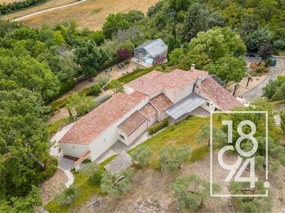 Maison - 397 m² - 7 pièces