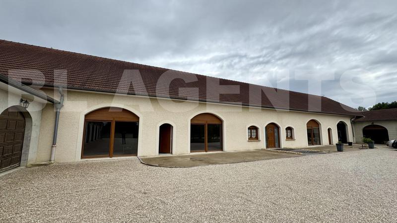 Villa - 215 m² - 14 pièces