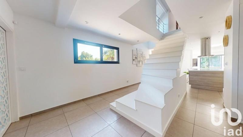 Maison - 201 m² - 8 pièces