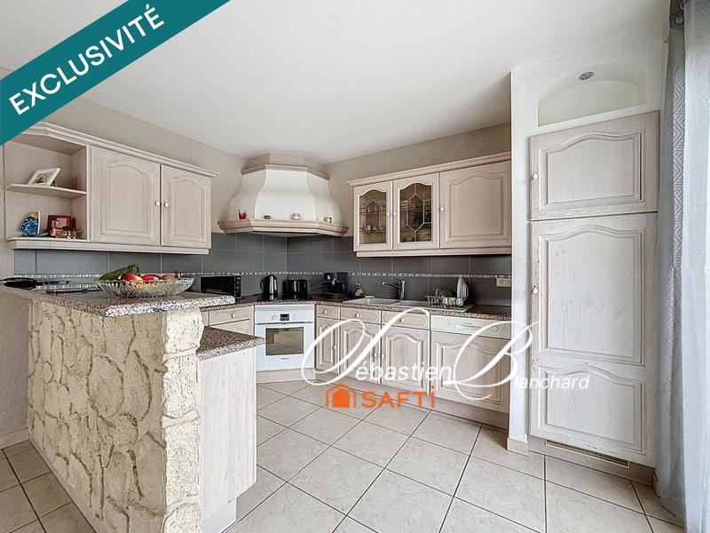 Villa - 270 m² - 9 pièces