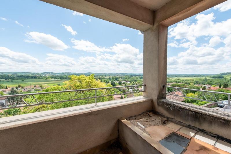 Maison - 207 m² - 8 pièces