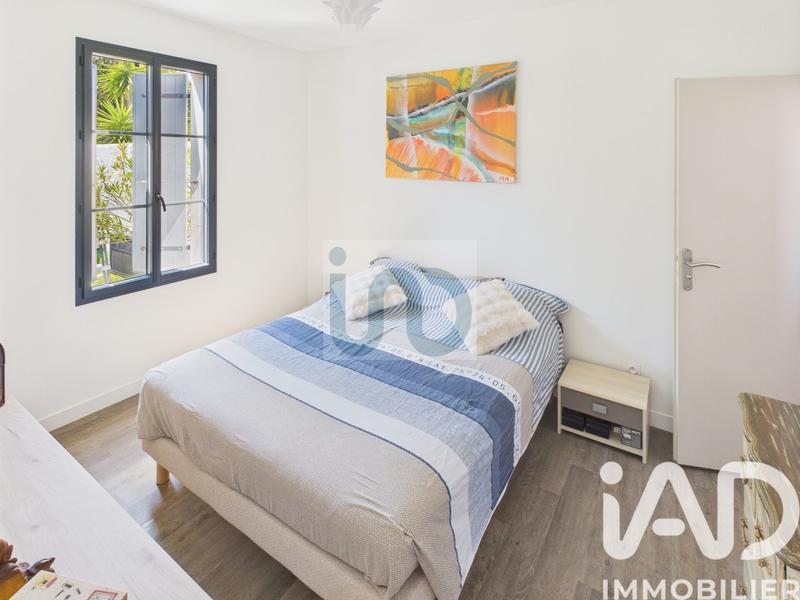 Maison - 223 m² - 9 pièces