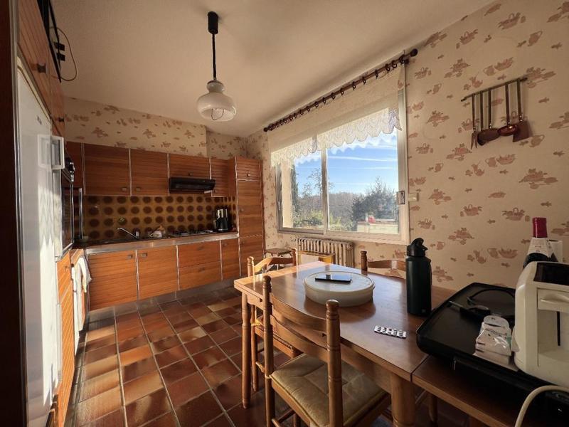 Propriété - 203 m² - 12 pièces