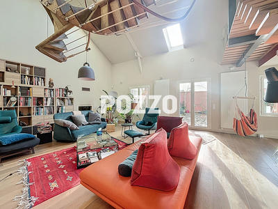 Maison - 335 m² - 9 pièces