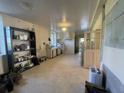 Maison - 240 m² - 8 pièces